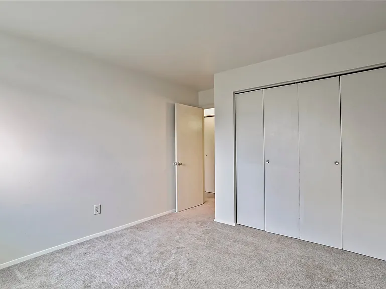 620 6th Ave #102 — Photo 17
