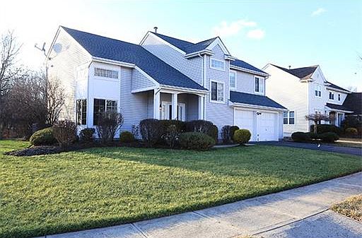 2nd image of 22 Knollwood St