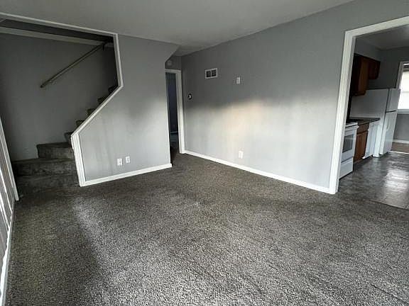 2nd image of 635 N Hazelwood Ave
