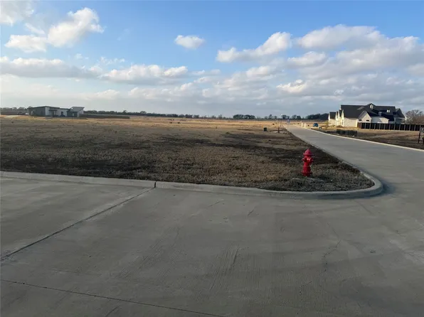 113 Iris St, Lorena, TX 76655