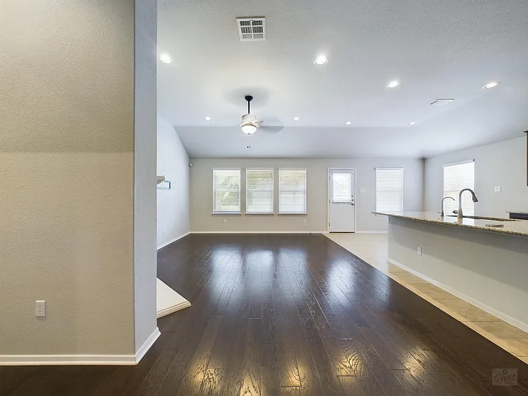 2409 Brook Crest Way — Photo 11