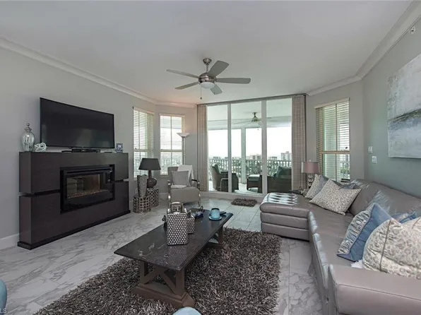 300 Dunes Blvd APT 1001, Naples, FL 34110