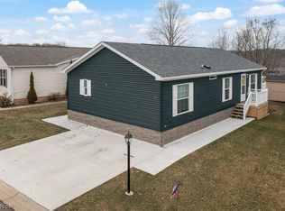 9091 Red Hawk Dr, Streetsboro, OH 44241