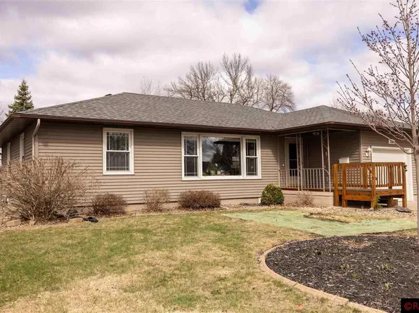 110 Electa Blvd, Mankato, MN 56001