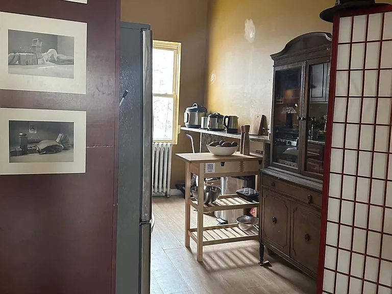278 Cornelia St #2B — Photo 2