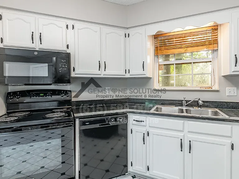 108 Meridian Ct — Photo 11