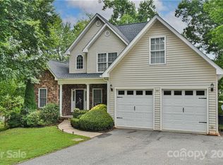 201 Colonel Holcombe Pl, Candler, NC 28715