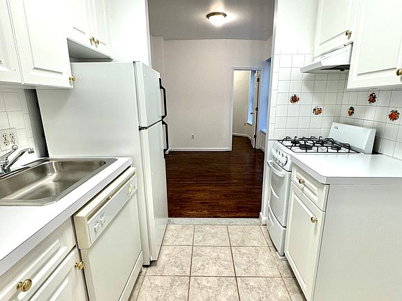 2nd image of 338 E 65th St #6B