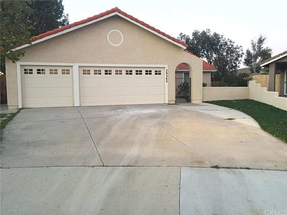 1st image of 39545 Currant Ct