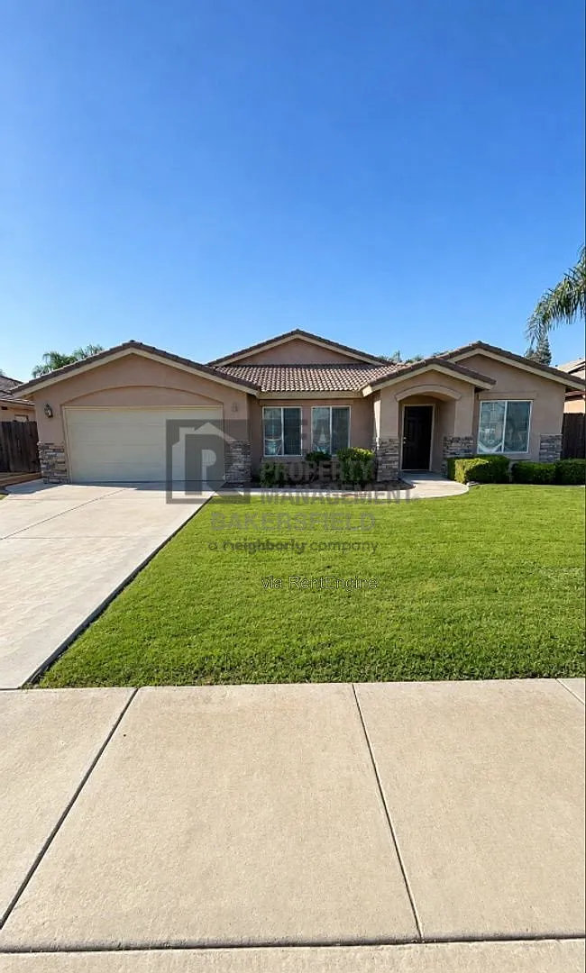 3 bed, 2.0 bath, 2218 sqft, $2,350 — Photo 1