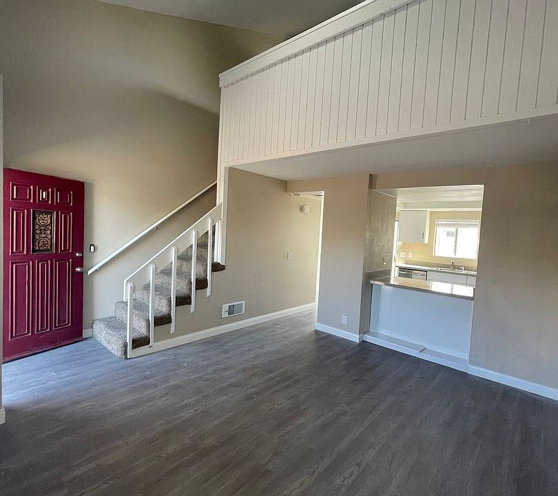 1st image of 4468 33rd St