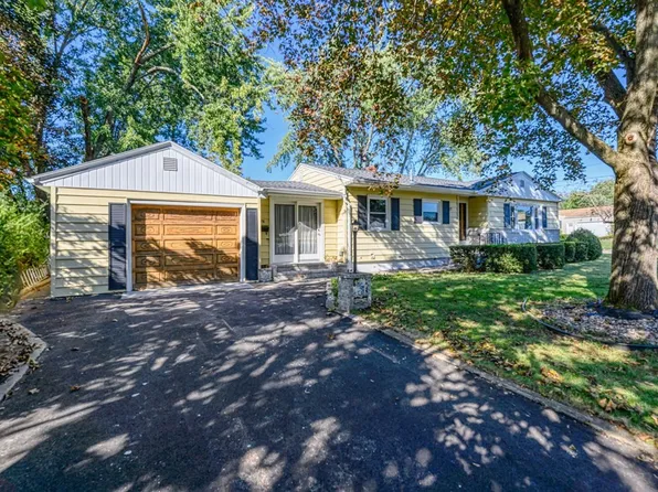 76 Champagne Ave, Chicopee, MA 01013