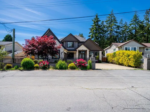 6751 135th St, Surrey, BC V3W 4W4