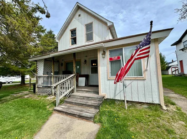 7848 Cole St, Rapid River, MI 49878