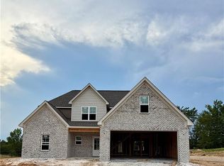 216 Enclave Dr, Clemmons, NC 27012