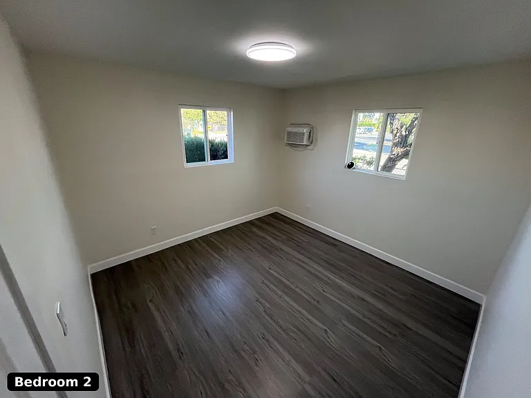 4729 Merced Ave — Photo 10