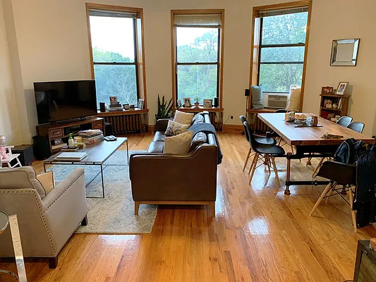 Rented by Joe Gotham LTD | media 22