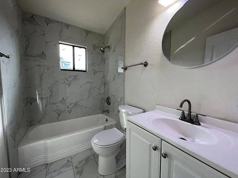453 W University Dr — Photo 12