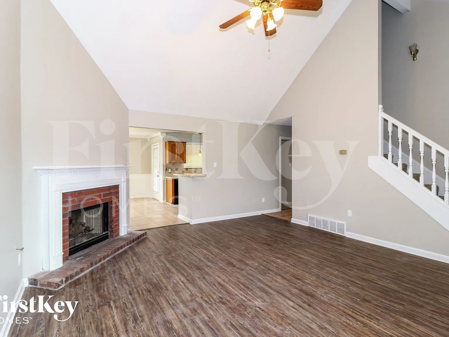 3 bed, 2.5 bath, 1665 sqft, $1,905 — Photo 4