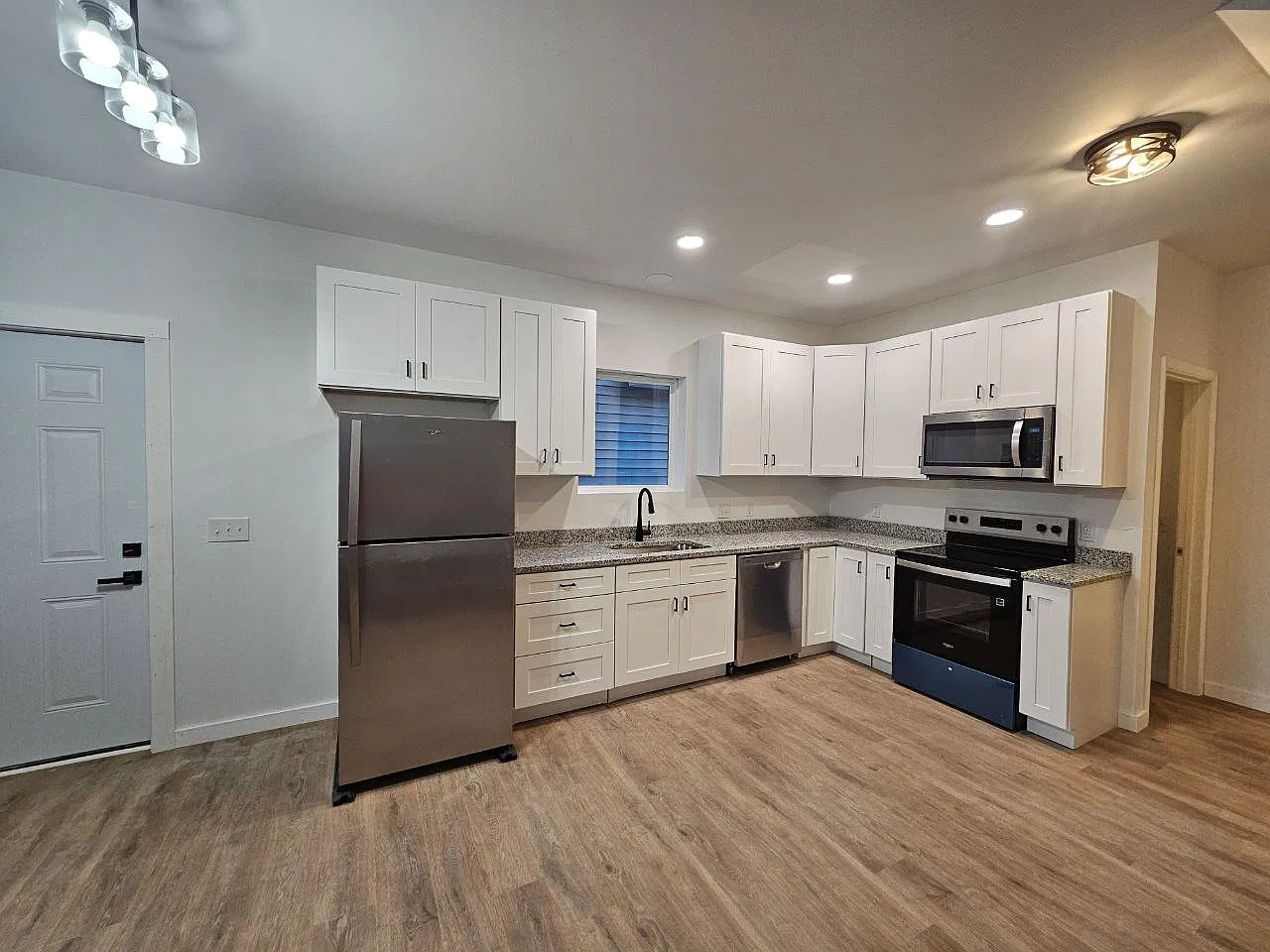 3 bed, 2000 sqft, $2,600 — Photo 2