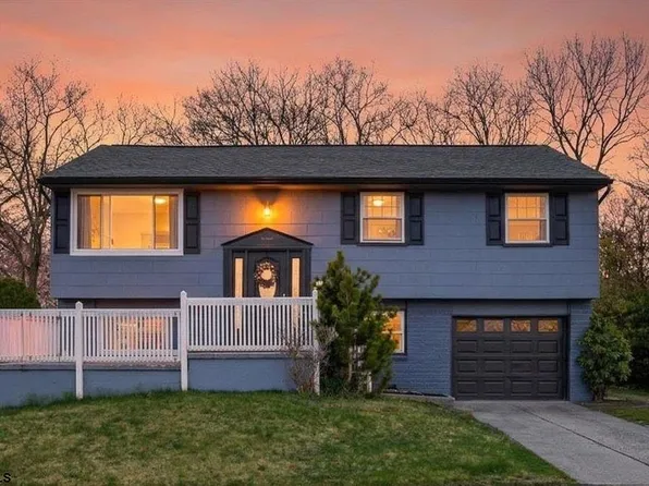 7 Cooper Dr, Somers Point, NJ 08244