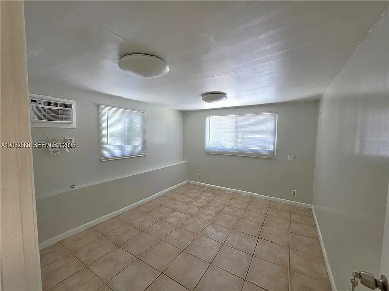 5225 NE 4th Ave — Photo 6