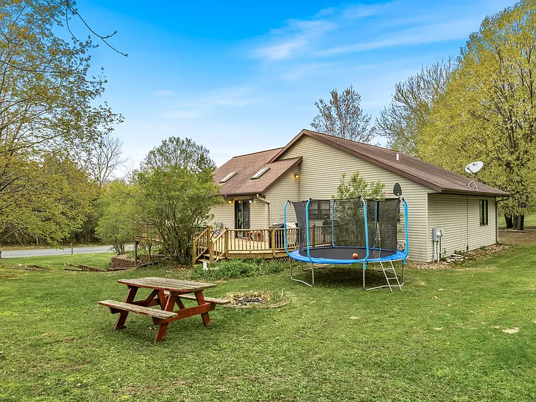 Panorama Rd — Photo 40