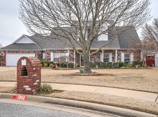 1202 N Old North Pl E, Sand Springs, OK 74063