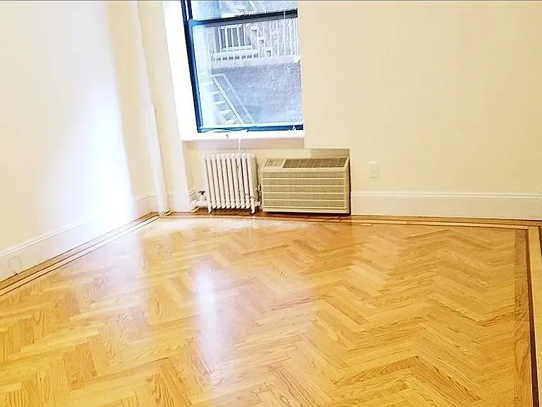 200 Riverside Dr #2C — Photo 7