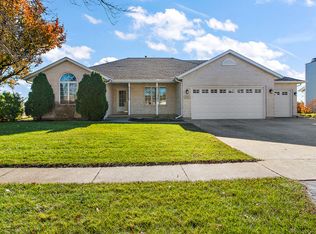 715 3rd St, Manhattan, IL 60442