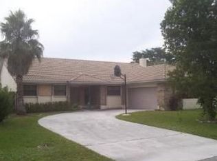4821 E Roundtable Rd, Davie, FL 33331
