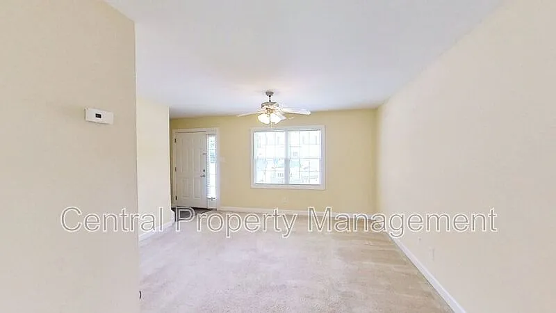 2 bed, 1.5 bath, 1008 sqft, $1,275 — Photo 3