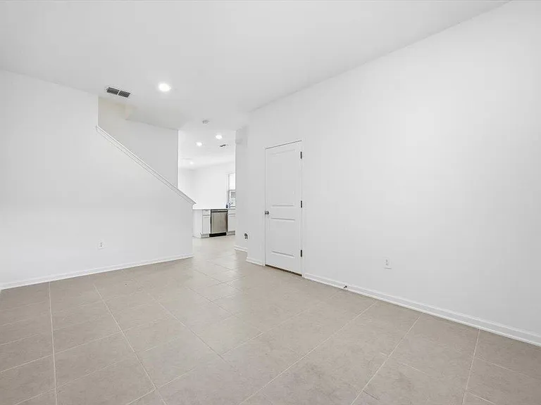 3064 Chromatic St — Photo 4