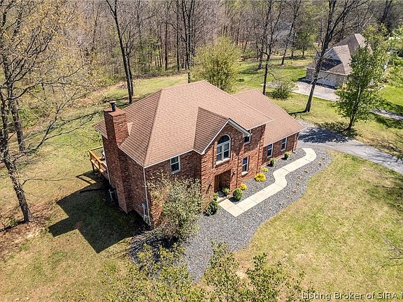 3rd image of 7456 Saddlebrook Court