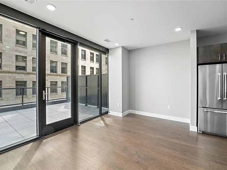 350 Oliver Ave #806 — Photo 6