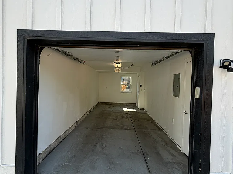 3880 1/2 N Sheridan Blvd — Photo 12