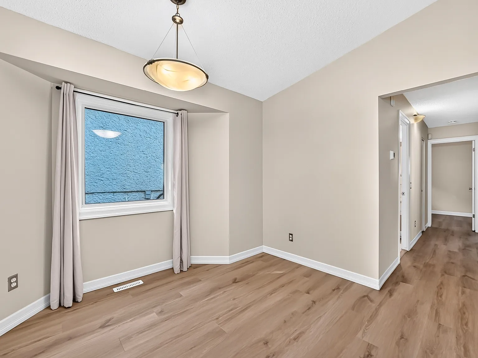 226 Devonshire Drive - 1 — Photo 4