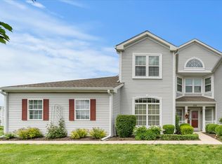 253 Grays Dr #253, Oswego, IL 60543