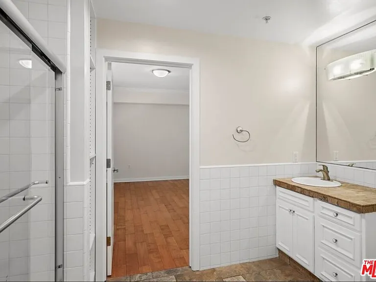 10616 Kinnard Ave #101 — Photo 26