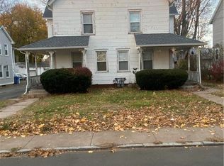 61 Oak St, Manchester, CT 06040