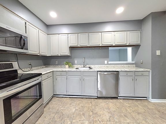 5th image of 3130 Cherry Rd NE