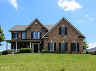 2164 River Oaks Dr, Salem, VA