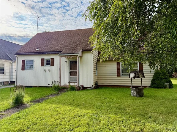 1648 Sarah St, Utica, NY 13502