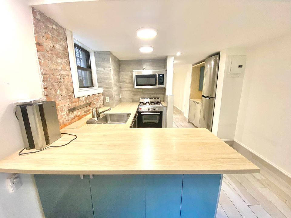1st image of 324 Park Pl #Ll