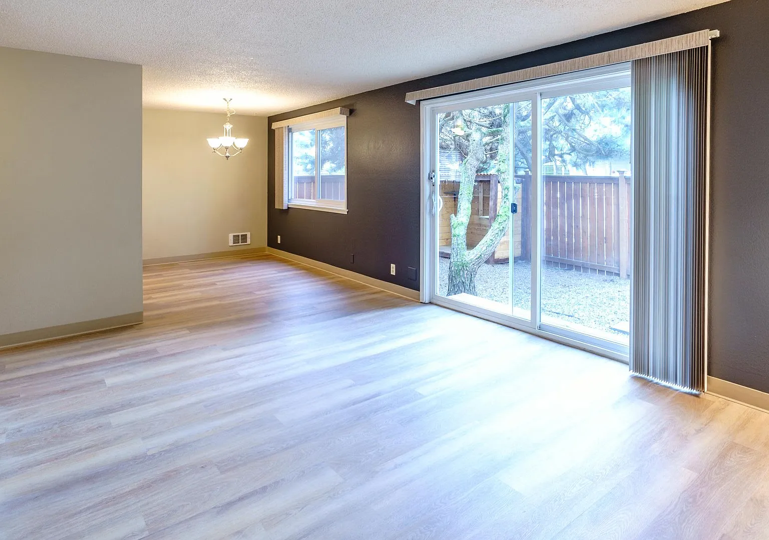 Midvale Building — Photo 1