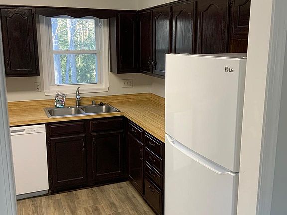 4th image of 203 Breezewood Dr