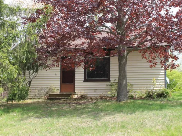 222 N 6th St, Harrisville, MI 48740