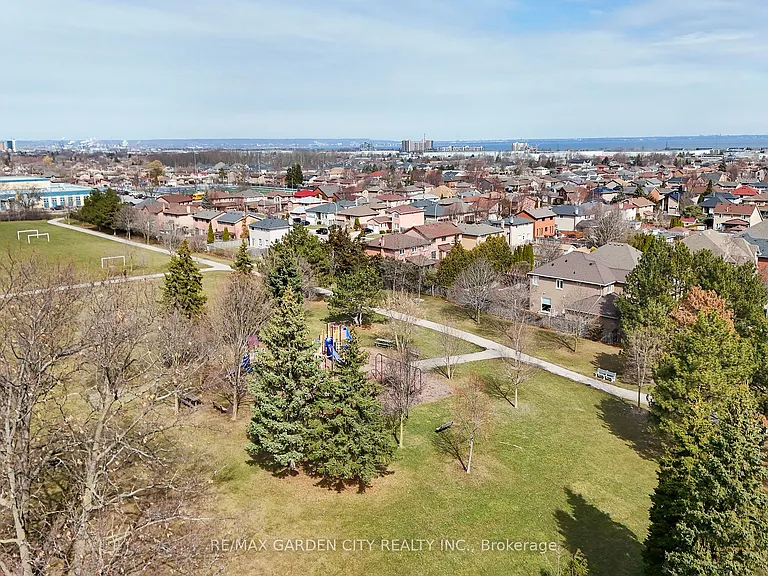 2 Royalwood Ct #59 — Photo 20