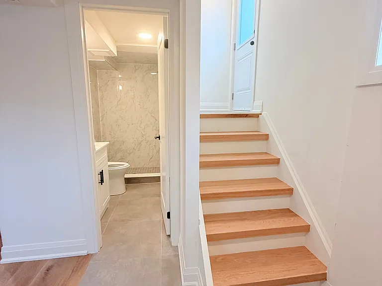 19 Arrowsmith Ave #1B — Photo 4