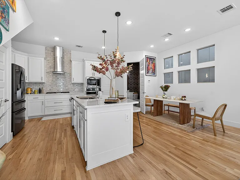 4933 Broadway Dr — Photo 34